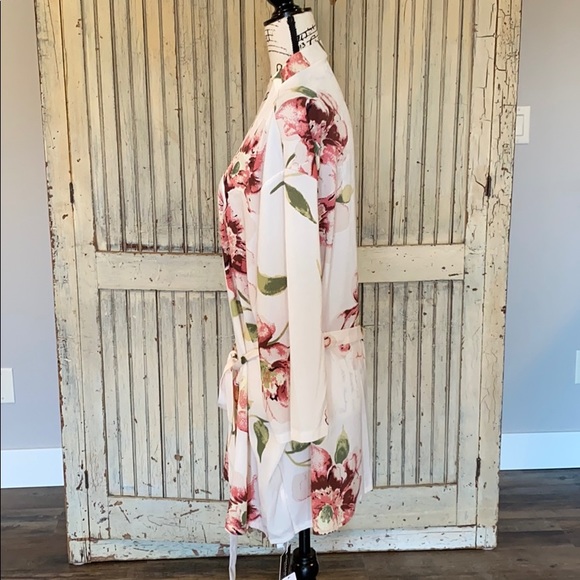 Floral Kimono - Picture 2 of 3